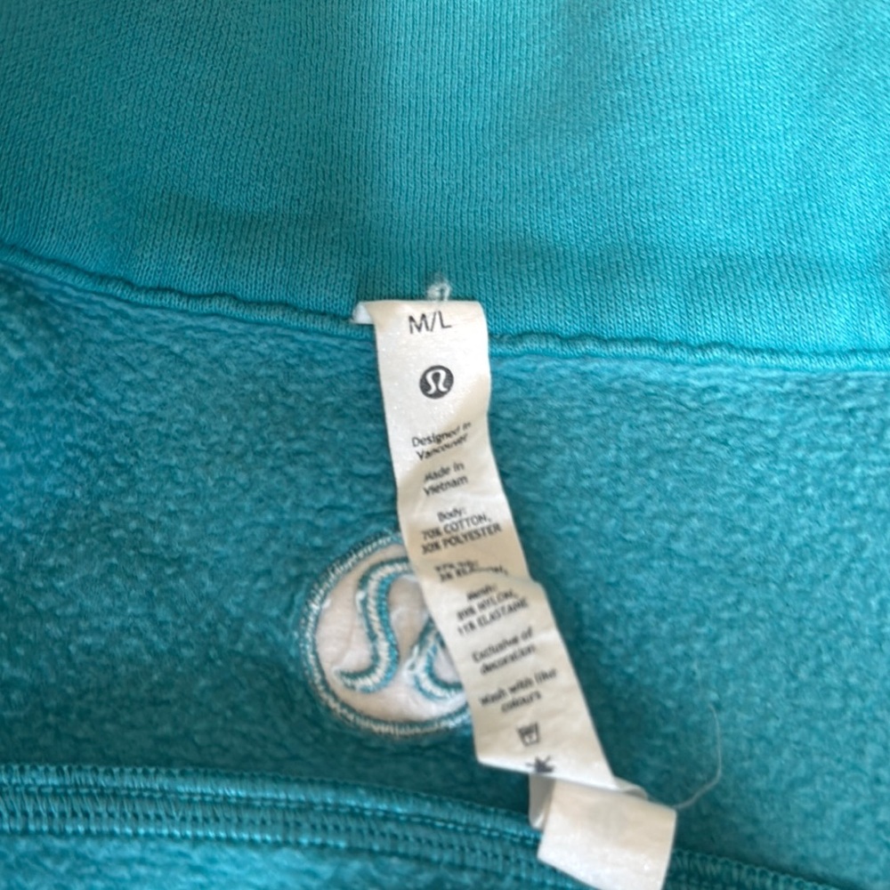 Lululemon Athletica Turquoise Pullover - Picture 2 of 3